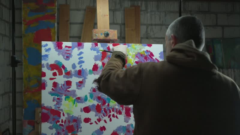 Tobias Post at the easel, working on the series VERLUST